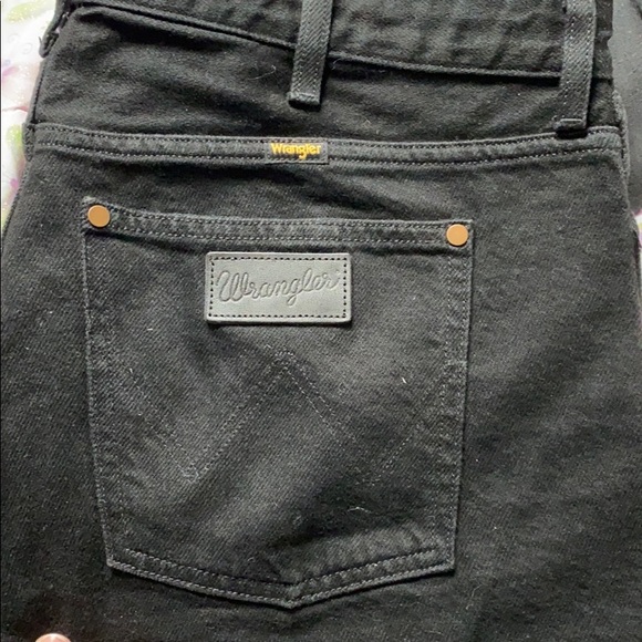 Wrangler Black Denim Cutoffs Size M - Picture 3 of 6